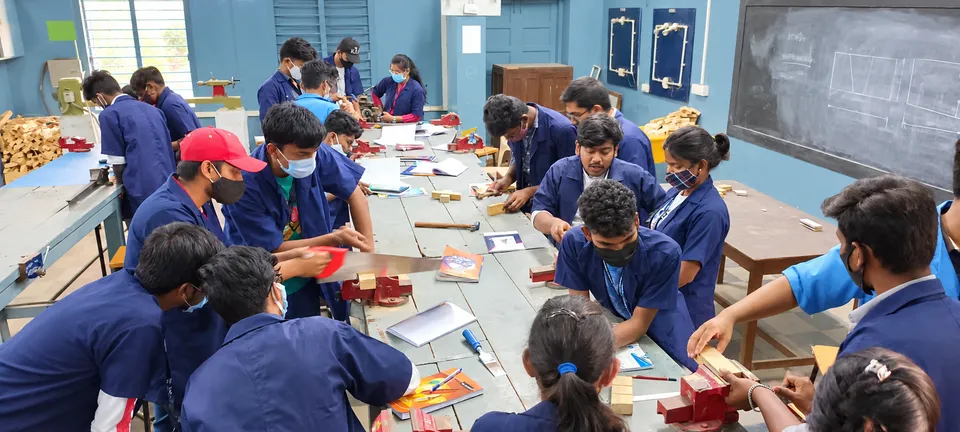 Engineering workshop — photograph 4