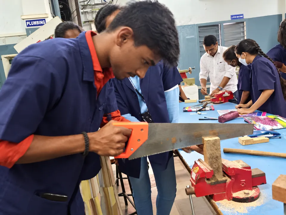 Engineering workshop — photograph 8