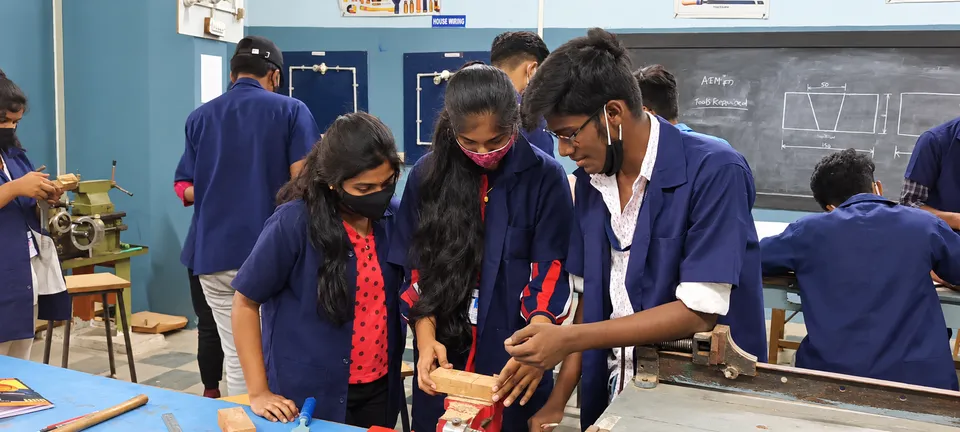 Engineering workshop — photograph 3
