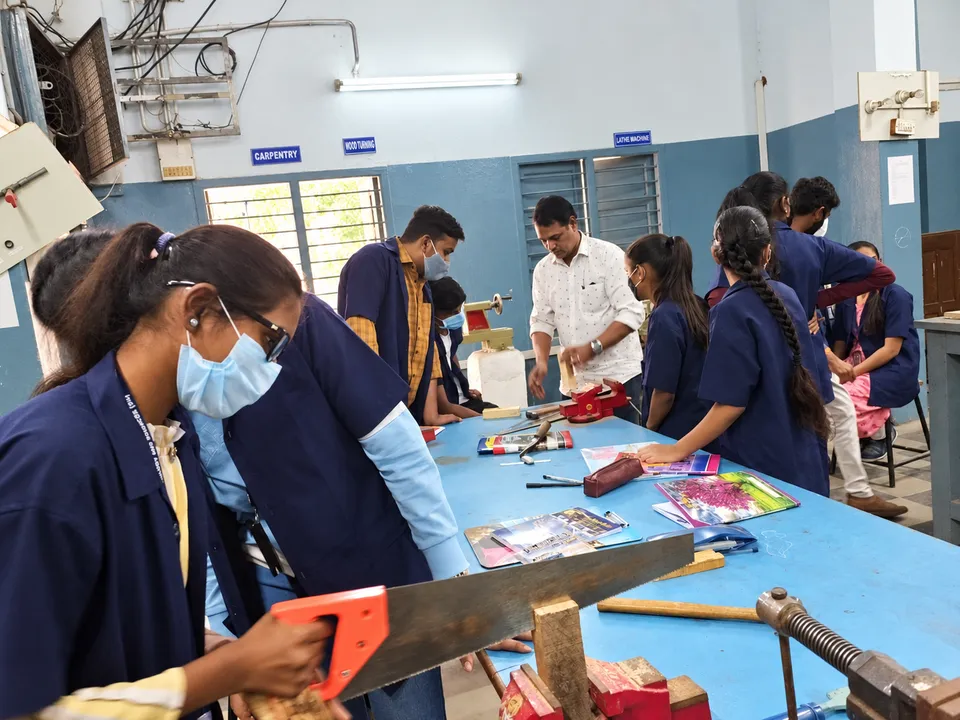 Engineering workshop — photograph 10